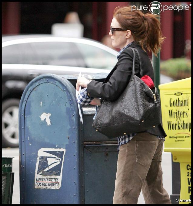 Julianne Moore dans le quartier de West Village à New York le 29 septembre 2009