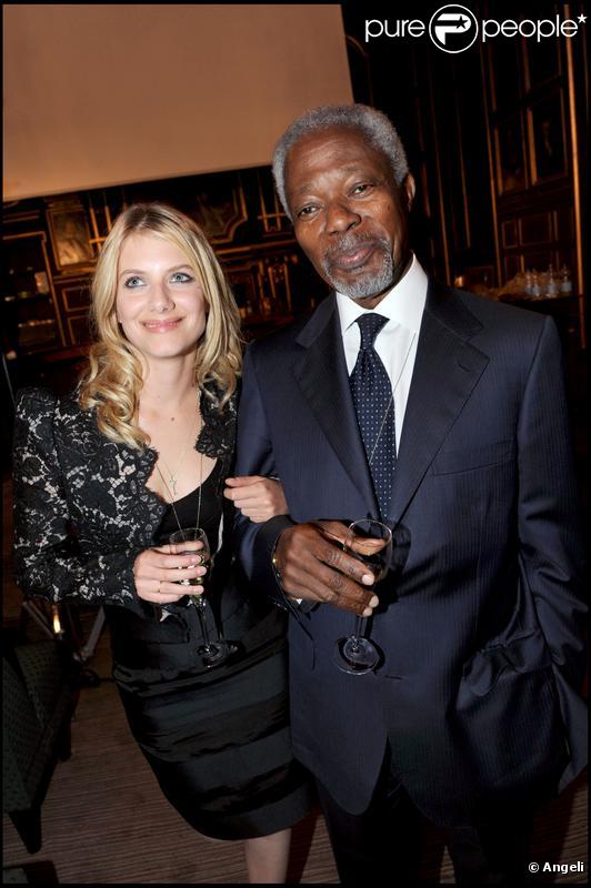 Mélanie Laurent et Kofi Annan à la présentation du tube 