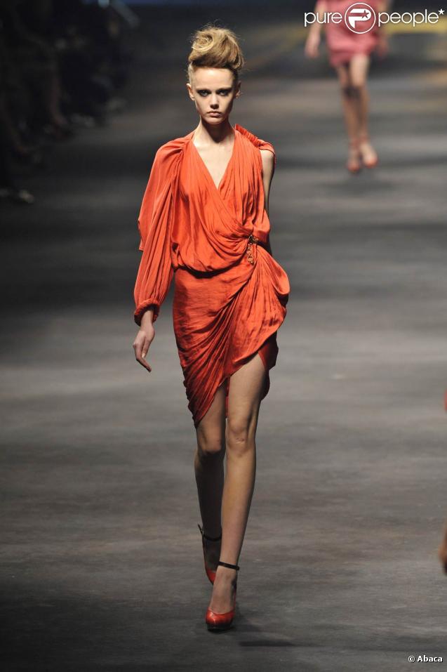 Défilé Lanvin, par Alber Elbaz lors de la Fashion week parisienne le 2 octobre 2009