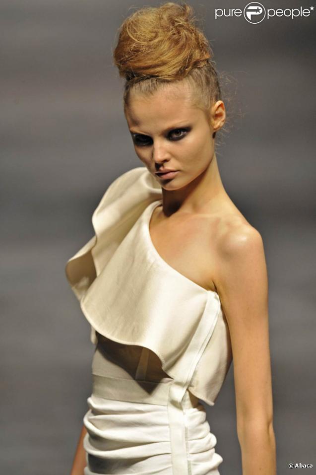 Défilé Lanvin, par Alber Elbaz lors de la Fashion week parisienne le 2 octobre 2009