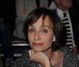 Kristin Scott Thomas au défilé Lanvin lors de la Fashion Week parisienne le 2 octobre 2009 à la Halle Freyssinet