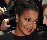 Janet Jackson au défilé Lanvin lors de la Fashion Week parisienne le 2 octobre 2009 à la Halle Freyssinet