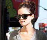 Rachel Bilson à Los Angeles avec un look simple mais réussi ! 