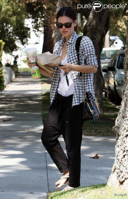 Rachel Bilson à Los Angeles avec un look raté ! 