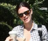 Rachel Bilson à Los Angeles avec un look raté ! 