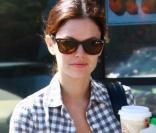 Rachel Bilson dans les rues de Los Angeles avec un look pas si terrible...