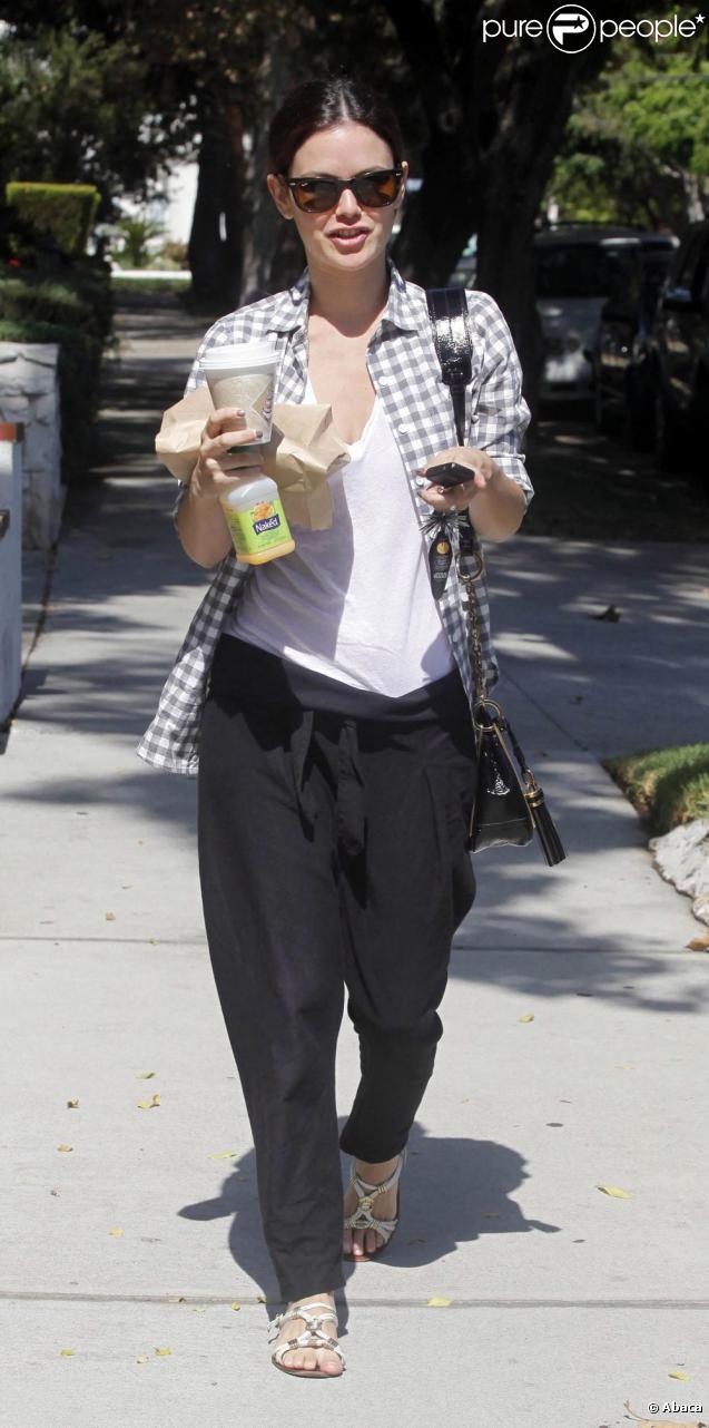 Rachel Bilson dans les rues de Los Angeles avec un look pas si terrible...