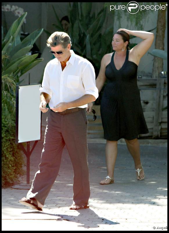 Pierce Brosnan et sa femme Keely Shaye Smith en balade à Los Angeles  