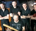 GrossIdol taille les concurrents de la télé réalité avec le clip de Musique Universelle, de Bamgli