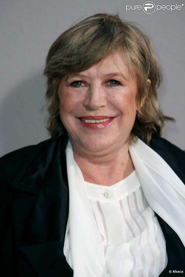 En fin 2006, Marianne Faithfull apprend qu'elle était atteinte d'un cancer de la poitrine. L'icône du rock et ex-égérie des sixties décide alors de positiver coûte que coûte. Elle est aujourd'hui guérie et sa postiv'attitude n'y est pas pour rien !<b