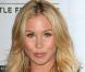 Christina Applegate se fait diagnostiquer un cancer du sein en août 2008. Heureusement pour l'actrice de Mariés, deux enfants, la tumeur est détectée tôt. A 36 ans, elle subit alors une double mastectomie et une chirurgie réparatrice de la poitrine.