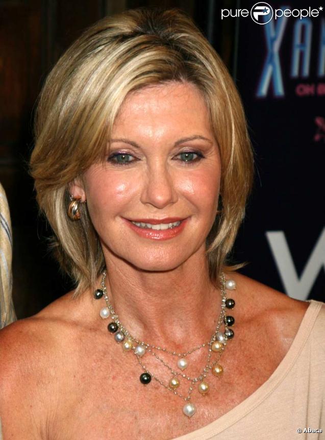 Olivia Newton-John a été atteinte du cancer du sein en 1992 alors âgée de 44 ans. La star de Grease a vaincu la maladie et aujourd'hui elle et son mari se battent tous les jours pour la lutte contre le cancer du sein.  