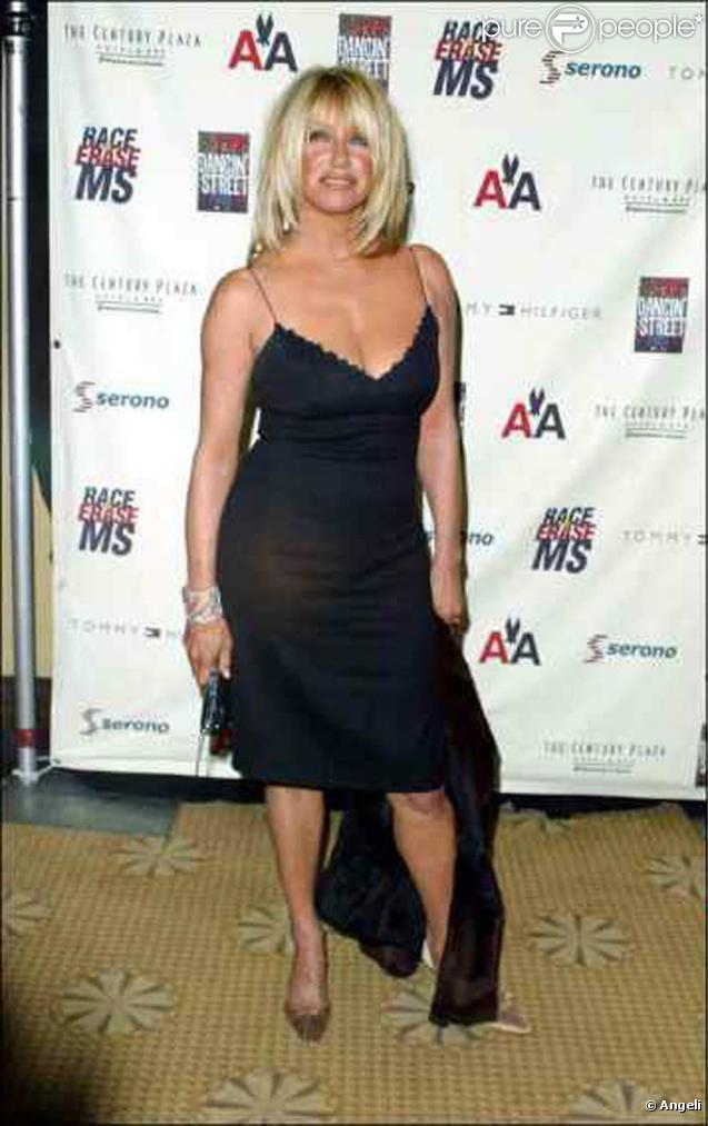 Alors âgée de 55 ans, Suzanne Somers a découvert qu'elle était atteinte d'une tumeur à la poitrine. Si sa maladie a déclenché une si grande polémique c'est que l'actrice de Notre Belle Famille a préféré d'autres méthodes à la chimiothérapie... 