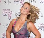 Geri Halliwell lors d'un défilé pour la lutte contre le cancer du sein à Londres le 7 octobre 2009