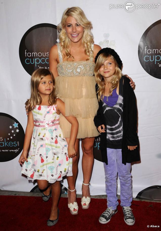 Shayne, Victoria et Isabella Lamas lors de la soirée The Famous Cupcakes à Beverly Hills le 7 octobre 2009