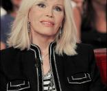 Amanda Lear à l'enregistrement de Vivement Dimanche, le 7 octobre 2009 (diffusion le 11 octobre 2009)