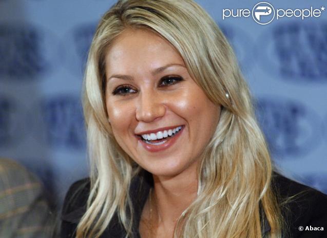 Anna Kournikova à Moscou pour la promotion d'un centre pour mineurs dans le cadre d'un projet financé par YouthAIDS sur la prévention mondiale du sida le 7 octobre 2009