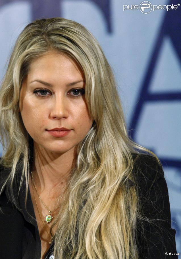 Anna Kournikova à Moscou pour la promotion d'un centre pour mineurs dans le cadre d'un projet financé par YouthAIDS sur la prévention mondiale du sida le 7 octobre 2009