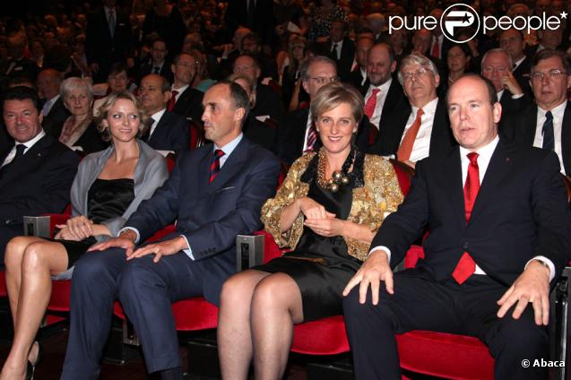 Charlene Wittstock, Princesse Astrid, Prince Lorenz de Belgique et  Prince Albert II de Monaco lors de la cérémonie de remise des prix de la Fondation d'Albert II de Monaco à Monaco au Forum Grimaldi de Monte-Carlo le 10 octobre 2009