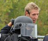 Alain Bernard est l'acteur d'une prise d'otage fictive, mise en place dans le cadre des Journées de la sécurité intérieure. 11/10/09