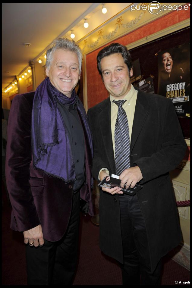 Gilbert Rozon et Laurent Gerra lors du spectacle au théâtre Déjazet de Gregory Charles à Paris le 12 octobre 2009