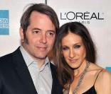 Nées par mère porteuse, Tabitha et Marion ont trouvé le bonheur au sein du foyer de Sarah Jessica Parker et son mari Matthew Broderick. Depuis notre Carrie Bradshaw internationale est parfaite dans son rôle de mère poule ! 