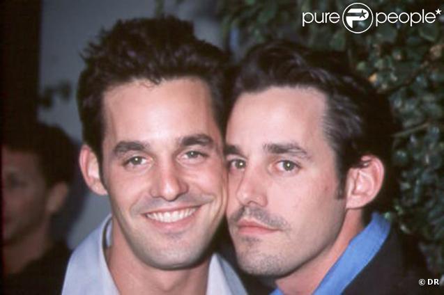 Dans Buffy contre les Vampires, Nicholas Brendon interprétait Alex le meilleur ami de Buffy. En parfait jumeau, il a invité son frère Kelly Donovan le temps d'un épisode. Il n'y a pas à dire, la ressemblance est troublante !