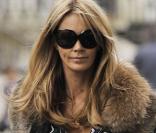 Elle Macpherson se promène dans les rues de Londres le 13 octobre 2009