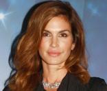 Cindy Crawford, vraiment très belle dans une superbe robe noire, à l'occasion de la Omega's Constellation Party 2009, qui s'est tenue à l'Almada de Londres, le 15 octobre 2009.
