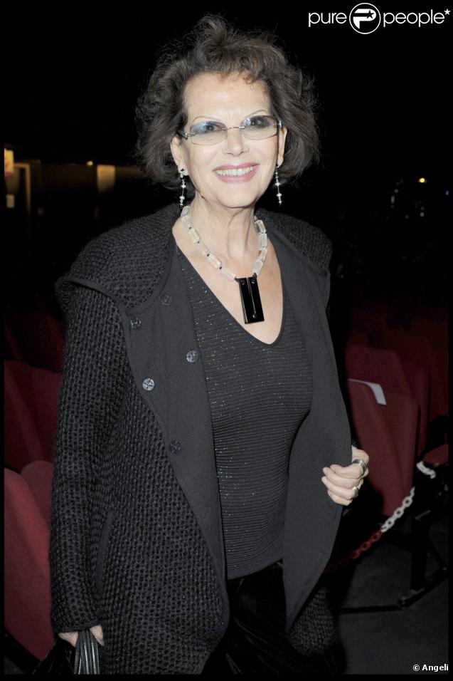 Claudia Cardinale lors du show pour les quarante ans de carrière de Nicoletta à L'Alhambra à Paris le 15 octobre 2009