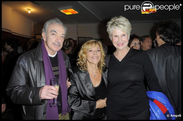 Patrick Semama, Nicoletta et Danièle Gilbert lors du show pour les quarante ans de carrière de Nicoletta à L'Alhambra à Paris le 15 octobre 2009
