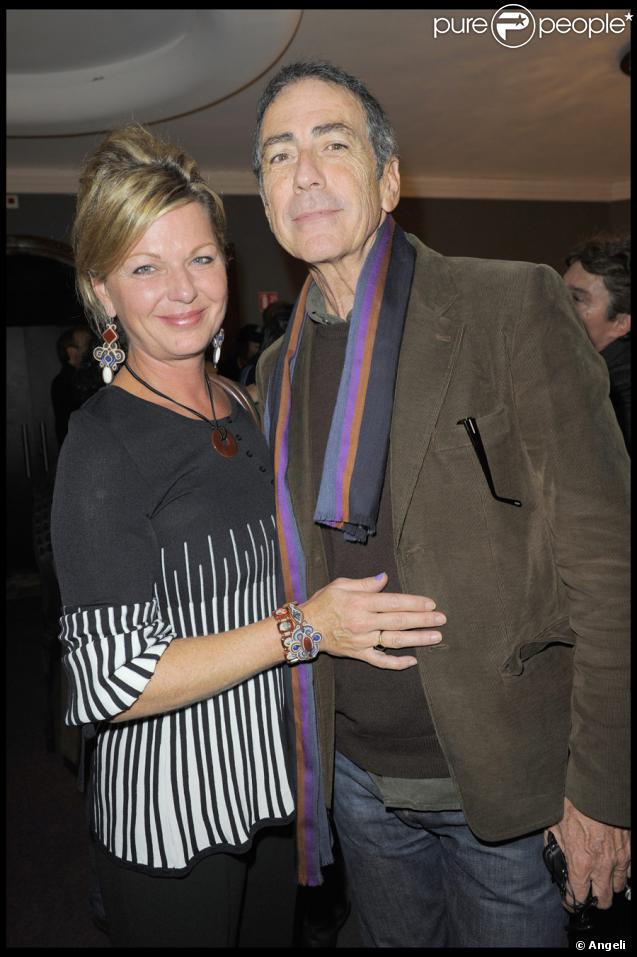 Jeane Manson et Alain Chamfort lors du show pour les quarante ans de carrière de Nicoletta à L'Alhambra à Paris le 15 octobre 2009