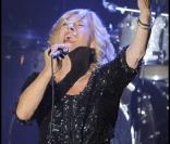 Nicoletta lors de son show pour ses quarante ans de carrière  à L'Alhambra à Paris le 15 octobre 2009