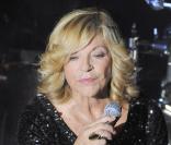 Nicoletta lors de son show pour ses quarante ans de carrière  à L'Alhambra à Paris le 15 octobre 2009