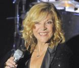 Nicoletta fête ses 40 ans de scène avec son public chéri... et tous ses amis !