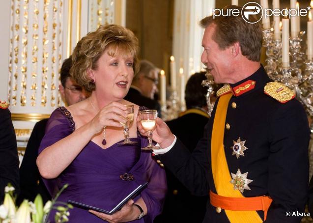 Henri de Luxembourg et son fils Guillaume reçoivent le couple présidentiel irlandais au Palais grand-ducal, le 16 octobre 2009