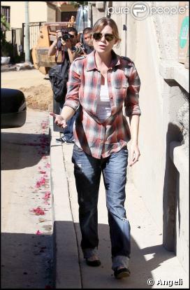 Ellen Pompeo ayant fait des courses dans un supermarché bio de Los Angeles le 16 octobre 2009