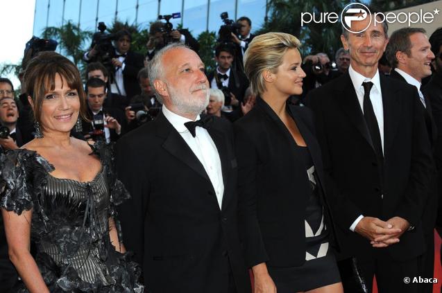 Virginie Efira avec l'équipe du film Le Siffleur au Festival de Cannes 2009, Clémentine Célarié, François Berléand et Thierry Lhermitte