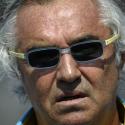Banni de la F1, Flavio Briatore, futur papa, contre-attaque : le scandale du Crashgate est loin d'être terminé...