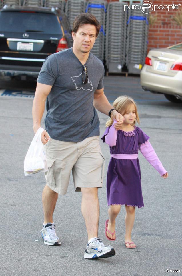 Mark Wahlberg et sa fille Ella à Los Angeles le 17 octobre 2009