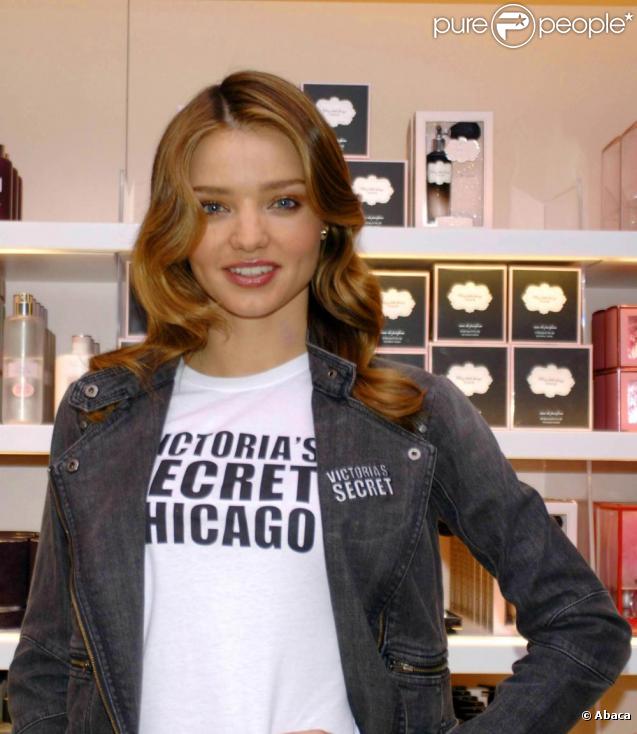 Miranda Kerr au lancement d'une nouvelle boutique Victoria's Secret, à Chicago. 21/10/09