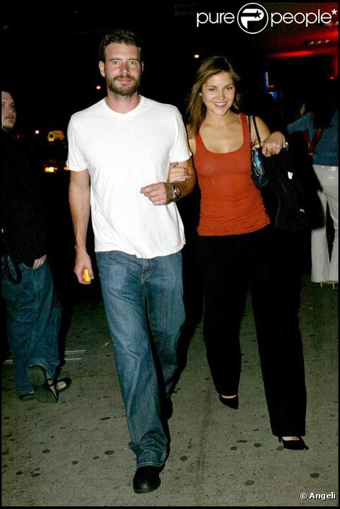 Scott Foley et Marika Dominczyk en mai 2005 