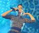 Lily Allen en toute petite tenue sur scène...