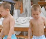 Britney Spears se détend au bord de la piscine avec ses deux enfants, Jayden James et Sean Preston