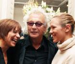 Jasmine Roy et Lorie, supers copines, se serrent les coudes... sous le regard de Luc Plamondon !