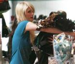 Paris Hilton faisant du shopping dans la boutique Kitson à Beverly Hills, le 28 octobre 2009
