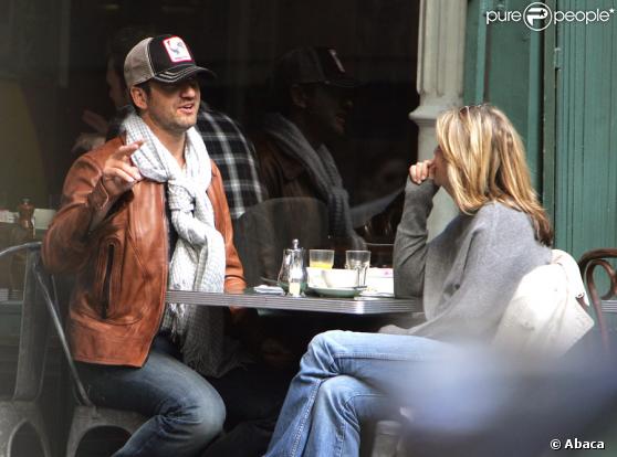 Gerard Butler déjeunant avec une amie à New York le 14 octobre 2009
