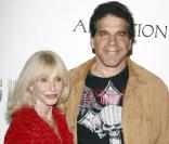 Lou Ferrigno et sa femme Carla, à l'occasion de l'avant-première des  Anges de Boston 2 , à l'ArcLight Theatre d'Hollywood, à Los Angeles, le 28 octobre 2009 !