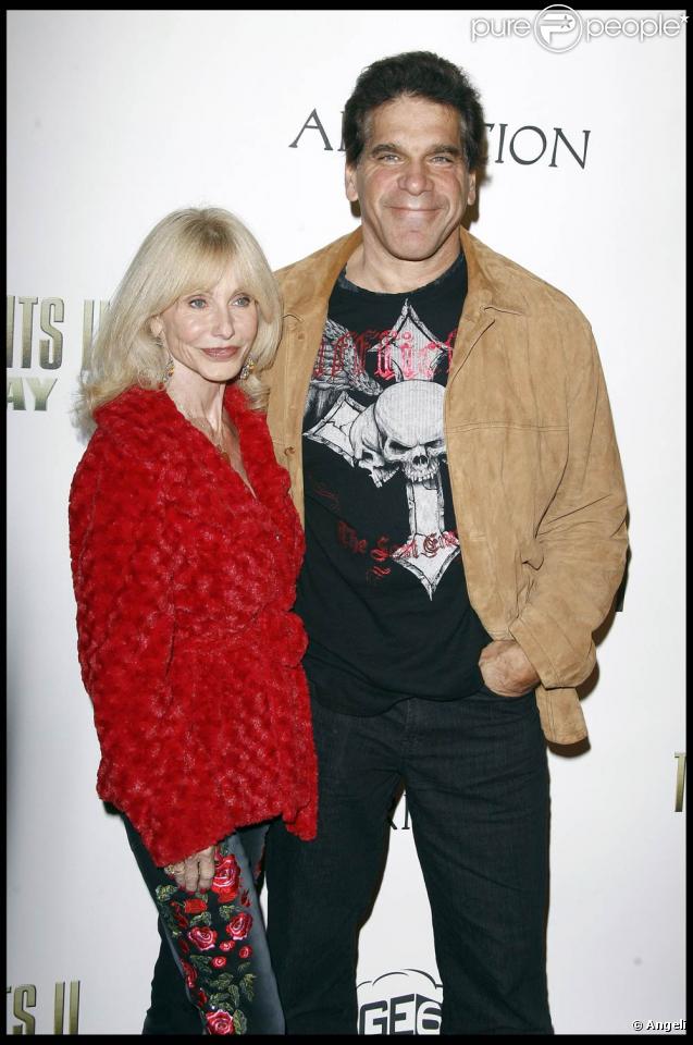 Lou Ferrigno et sa femme Carla, à l'occasion de l'avant-première des  Anges de Boston 2 , à l'ArcLight Theatre d'Hollywood, à Los Angeles, le 28 octobre 2009 !
