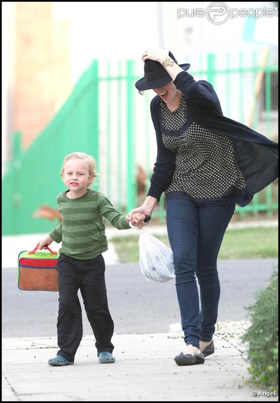 Liv Tyler est allée chercher son fils Milo à l'école le 27 octobre 2009